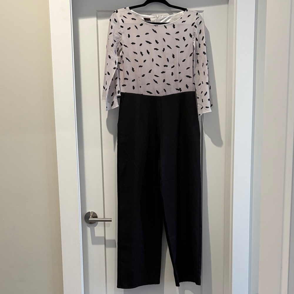 Chic Black and White Patterned Jumpsuit